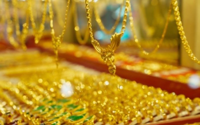 Tin tài chính hôm nay 25/6: Vàng và bạc tiếp tục lao dốc, USD duy trì đà tăng