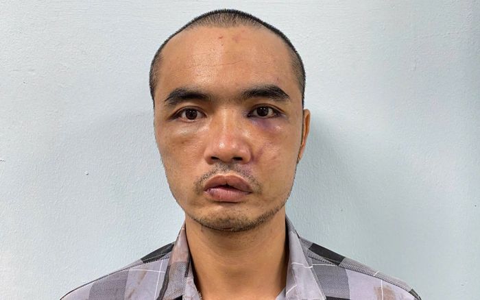 Nhân thân bất hảo của gã đàn ông vô cớ chém các ô tô đậu trên đường