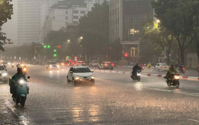 Mưa dông bao trùm nhiều khu vực, cảnh báo lũ quét và sạt lở đất