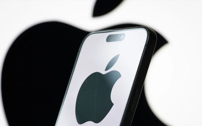 Apple tăng giá MacBook và iPad