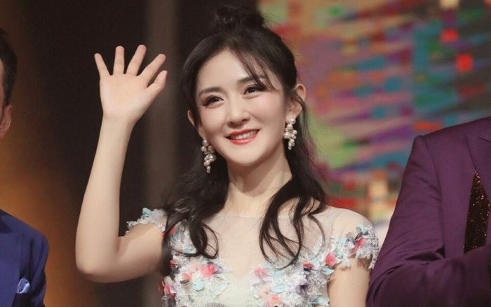 Tạ Na vướng khủng hoảng lớn nhất sự nghiệp