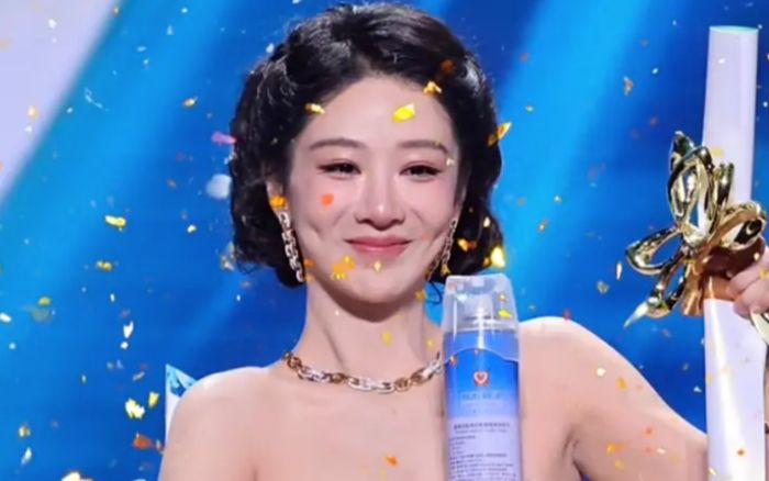 Dương Tử đoạt giải Nữ chính xuất sắc nhất Bạch Ngọc Lan