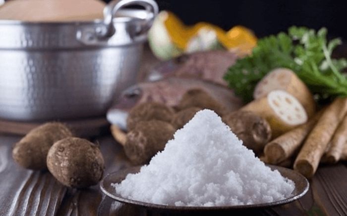 Ăn quá mặn mỗi ngày, cơ thể phải đối mặt với những nguy cơ nào?