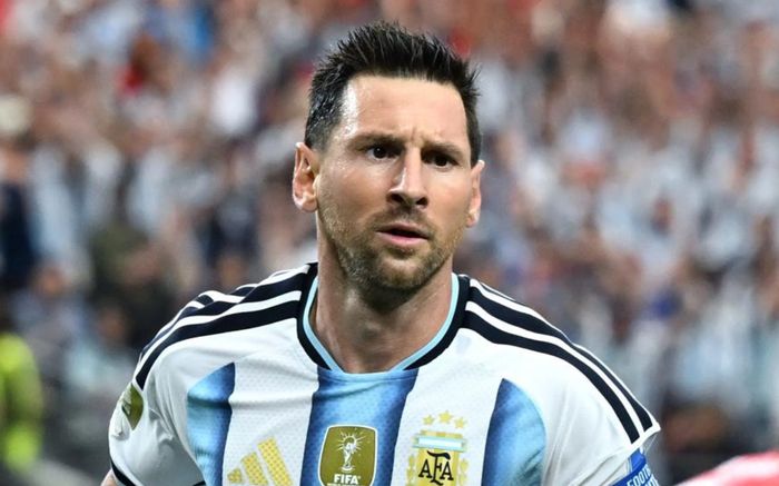 Tình cảnh trái ngược của Ronaldo và Messi