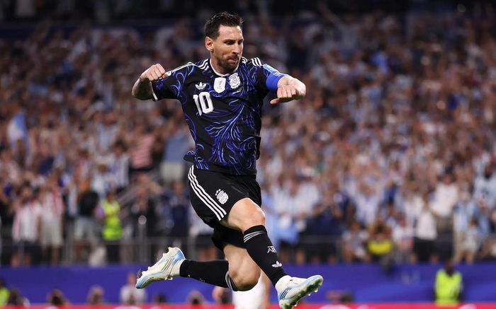 'Siêu nhân' Messi ghi 11 bàn trong 7 trận liên tiếp ở World Cup