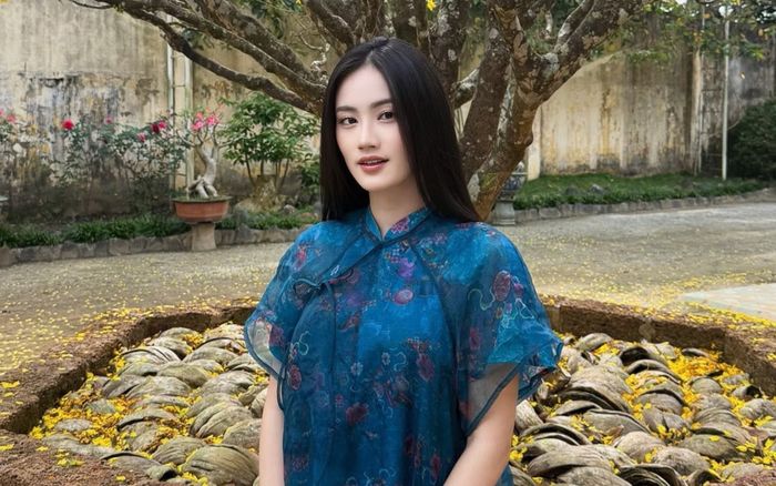 Hoa hậu Ý Nhi về quê cùng bố đi công trình xây dựng
