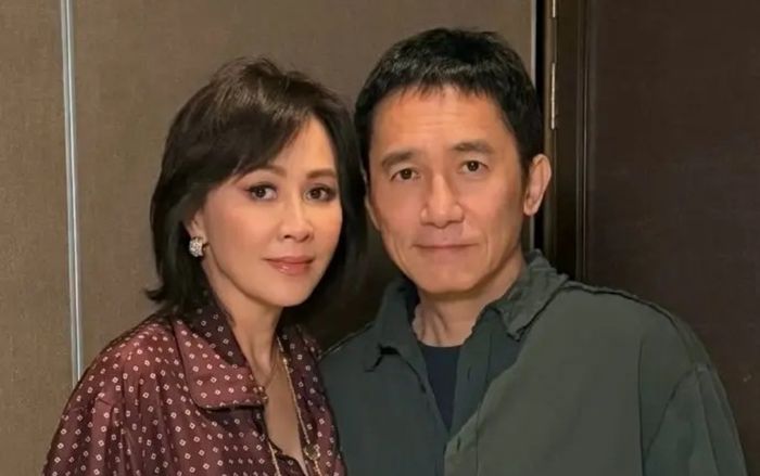 Lưu Gia Linh mừng sinh nhật Lương Triều Vỹ 64 tuổi