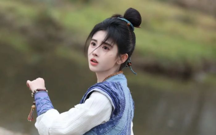 Cúc Tịnh Y tỏa sáng trong Thiên Hương