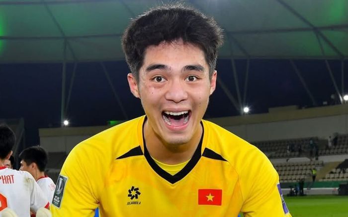 Hơn 8,2 tỷ đồng cho thủ môn Trần Trung Kiên