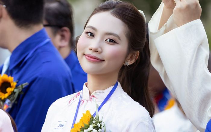 Phương Mỹ Chi vỡ òa vì 'trúng lớn'