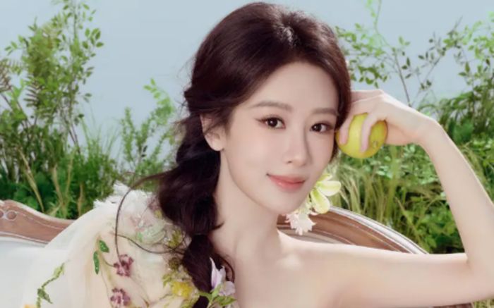 Dương Tử khoe nhan sắc ngọt ngào trong bộ ảnh mới giữa sức nóng Gia Nghiệp