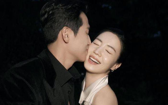 Cựu thành viên T-ara: Ryu Hwa Young công bố ảnh cưới với doanh nhân