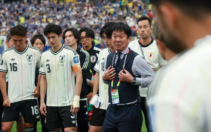 Tuyển Nhật Bản chia tay World Cup trong nước mắt