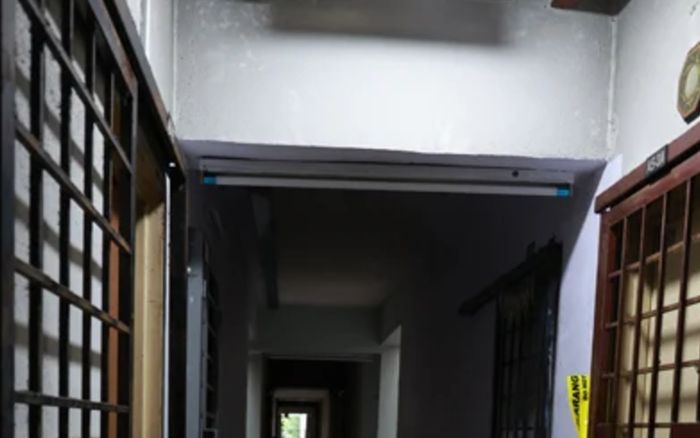 Căn phòng cho thuê bốc mùi hôi nồng nặc, chủ nhà 'tái mặt' khi kiểm tra