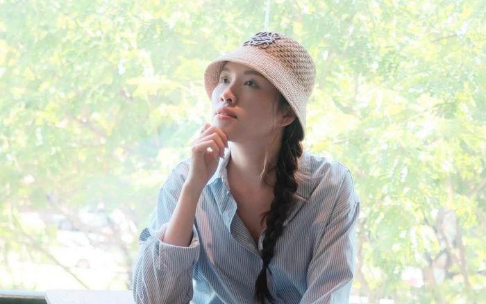 Thanh Thanh Huyền khoe nhan sắc ngọt ngào giữa lòng Đà Nẵng