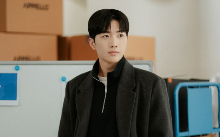 Kang Hoon vào vai CEO tài giỏi nhưng vụng về trong tình yêu ở phim mới