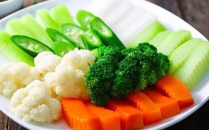 Luộc hay hấp rau, cách nào giữ được nhiều vitamin hơn?