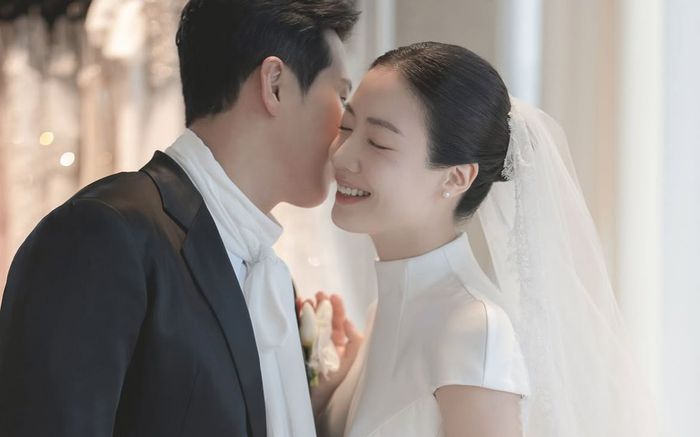 Cựu thành viên nhóm nhạc T-ara tung ảnh cưới đẹp mãn nhãn