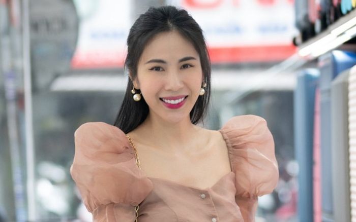 Xôn xao người đàn ông đặc biệt với ca sĩ Thủy Tiên, danh tính chẳng xa lạ