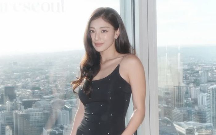 Jihyo (TWICE) gây sốt với nhan sắc tựa 'nữ thần'