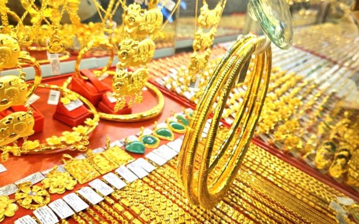 Tin tài chính hôm nay 7/6: Vàng lao dốc, USD tăng giá