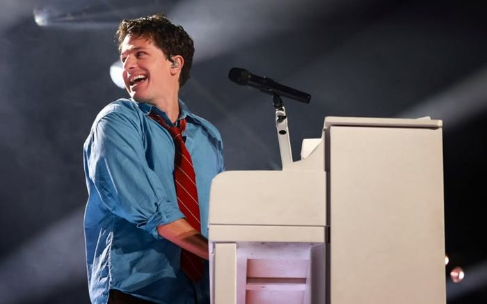 Charlie Puth hủy show sát giờ G, người hâm mộ lo lắng