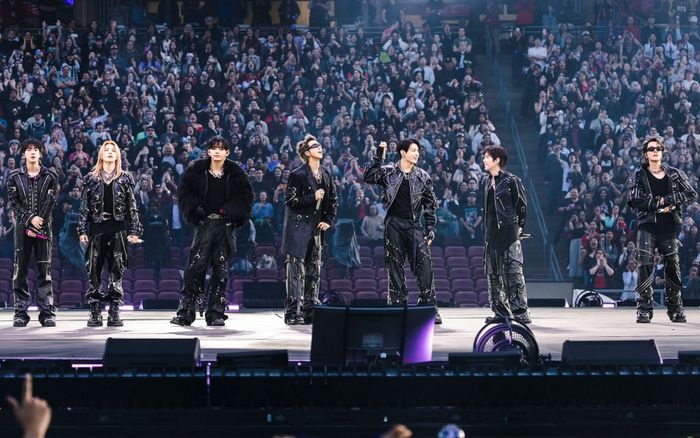 Hơn 900 công chức bị điều động phục vụ concert của BTS, cộng đồng mạng tranh cãi
