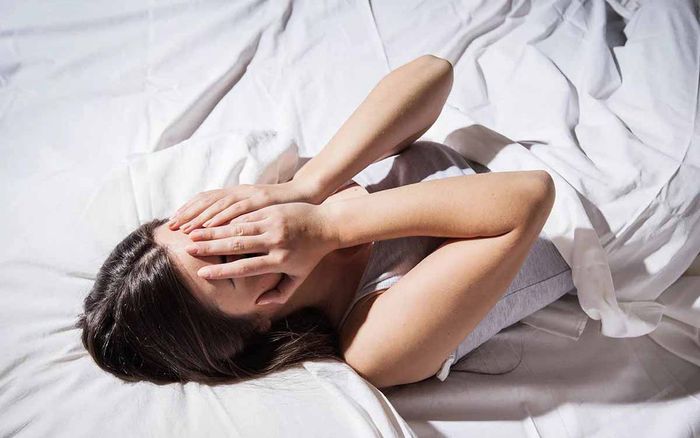 Cảm giác mệt mỏi kéo dài dù ngủ đủ giấc có thể liên quan đến điều gì?