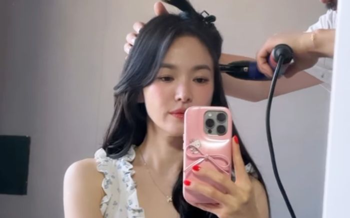 Song Hye Kyo tung ảnh khoe cận visual mướt mắt ở tuổi U50