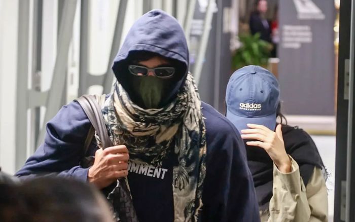 Người mẫu Kendall Jenner và Jacob Elordi kín đáo xuất hiện tại sân bay