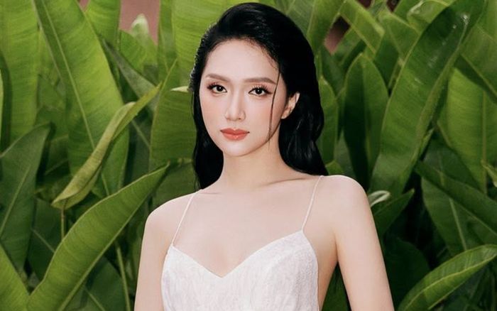 Nữ ca sĩ gây xôn xao khi tiết lộ con người thật của Hương Giang