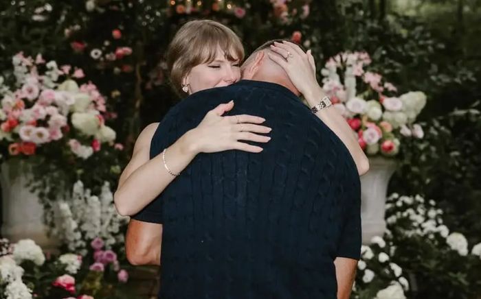 Travis Kelce lần đầu nhắc về màn cầu hôn Taylor Swift sau lễ cưới