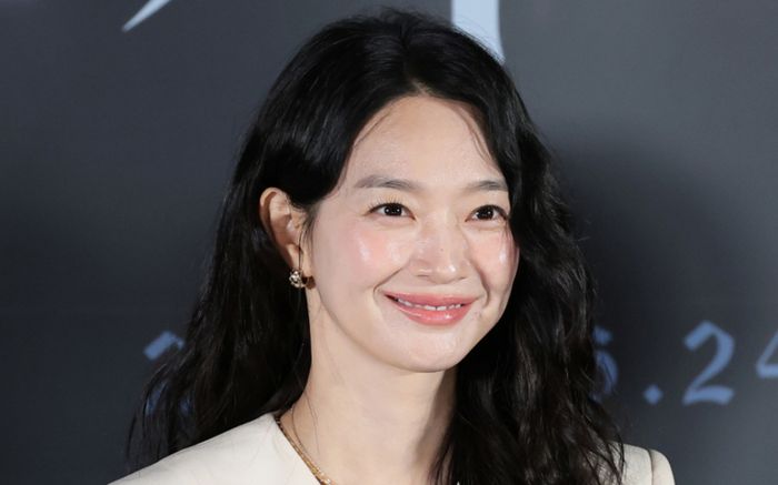 Shin Min Ah gây sốt với nhan sắc cận cảnh