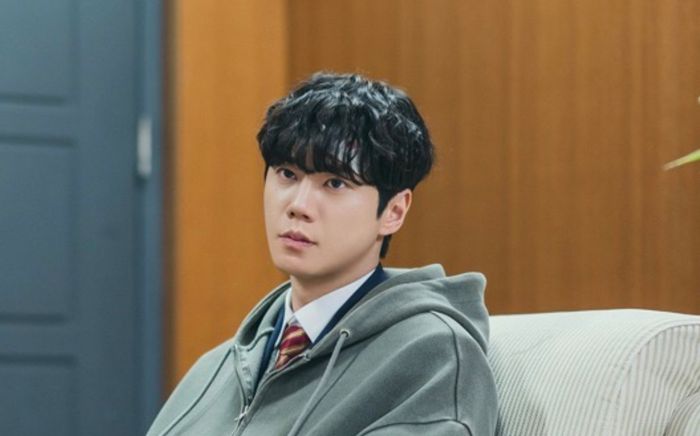 Lee Jun Young là thiên tài piano buộc bỏ ước mơ trong phim mới