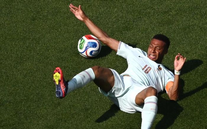 Mbappe lên tiếng về chấn thương ở mắt cá chân