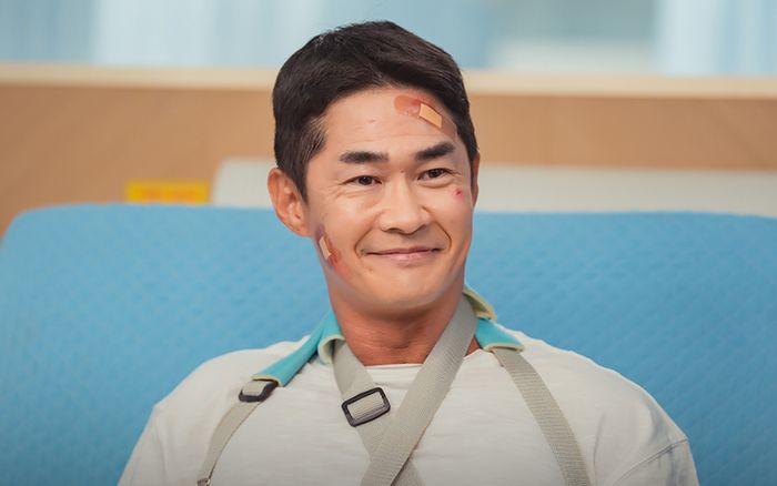 Nam diễn viên Bae Jung Nam khoe cơ bụng 6 múi săn chắc
