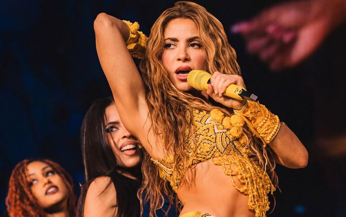 Shakira biểu diễn tại Kim tự tháp Giza ở Ấn Độ sau 20 năm