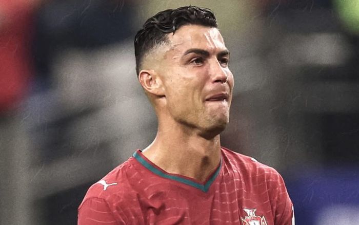 Dậy sóng với bài đăng của Ronaldo sau khi bị loại khỏi World Cup