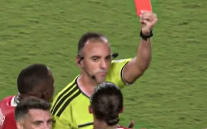 FIFA không thiên vị Argentina khi Embolo bị thẻ đỏ