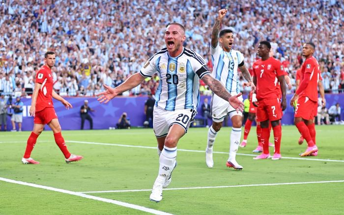 Bản lĩnh nhà vô địch đưa Argentina vào bán kết World Cup 2026