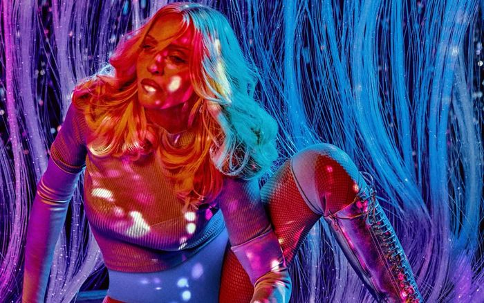 Madonna với CONFESSIONS II: Khi huyền thoại không còn cần phải chứng minh điều gì!