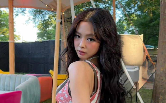 Jennie vướng làn sóng chỉ trích sau màn biểu diễn