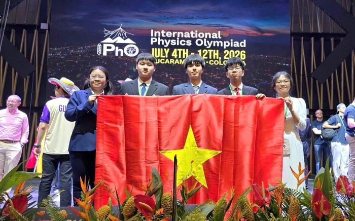 Việt Nam giành 4 huy chương vàng tại Olympic Vật lí quốc tế 2026