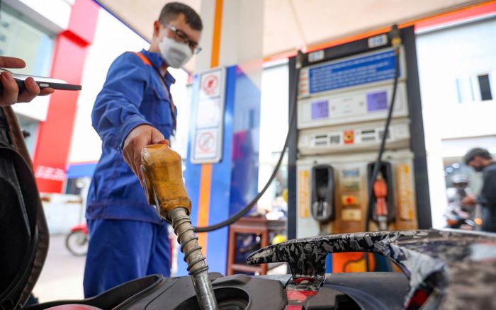 Giá xăng dầu hôm nay 13/7: Tăng mạnh trở lại