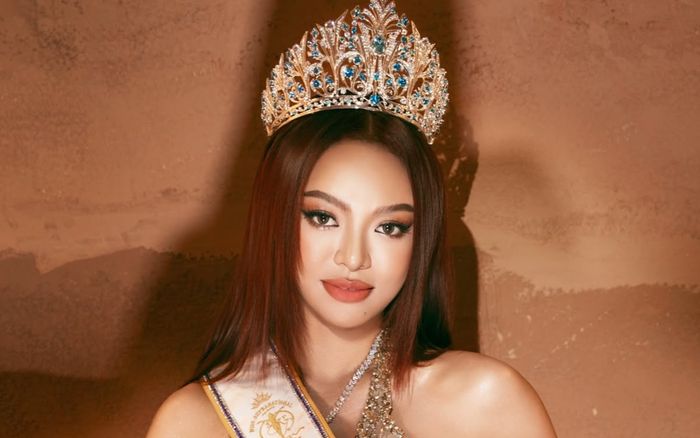 Mai Ngô đi thi trễ ở Hoa hậu Siêu quốc gia