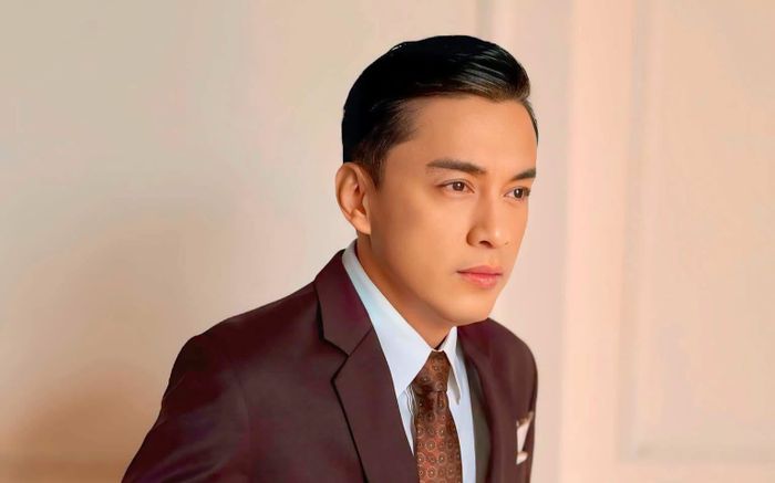 Lam Trường khoe vẻ bảnh bao ở tuổi 52