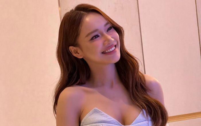 Sắc vóc mẹ 3 con Nhã Phương gây sốt