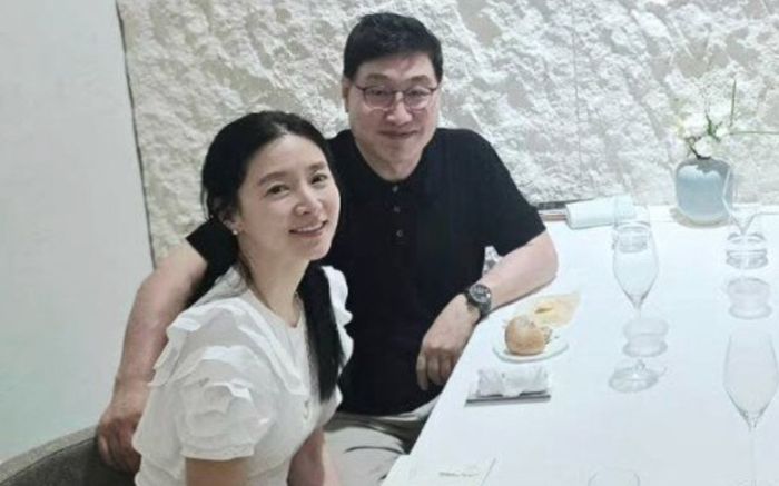'Nàng Dae Gang Geum' Lee Young Ae trẻ đẹp bên ông xã U80