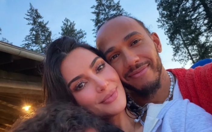 Bạn trai người mẫu Kim Kardashian gây chú ý