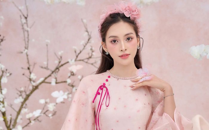 Từ biển lên rừng, hành trình khám phá Đà Nẵng quê Tiểu Vy với nhiều tầng hương vị